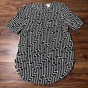 GP & J Baker X H&M Black & Ivory Geometric Print Blouse Top Womens Size 4